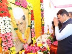 लोकनेते बाळासाहेबदेसाई यांच्या जयंतीनिमित्त त्यांच्या प्रतिमेला मुख्यमंत्री देवेंद्र फडणवीस यांनी मंत्री शंभूराज देसाई यांच्या मुंबई येथील मेघदूत निवासस्थानी अभिवादन केले.