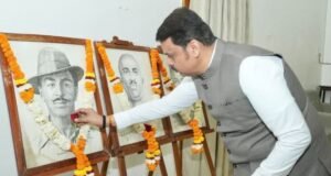 मुख्यमंत्री देवेंद्र फडणवीस यांनी आज भारतमातेचे वीर सुपुत्र शहीद भगतसिंग