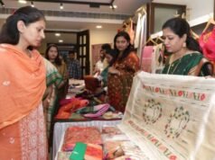 गुढीपाडव्यानिमित्ताने नवी दिल्लीतील महाराष्ट्र सदन येथे आयोजित करण्यात आलेल्या चार दिवसीय महाराष्ट्र साडी प्रदर्शनाचा सोमवारी समारोप झाला.