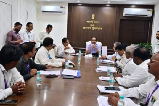 वारणा धरणग्रस्तांना शेतीयोग्य जमिनींचे वाटप करण्यासंदर्भातील कार्यवाही करावी – मदत व पुनर्वसन मंत्री मकरंद जाधव पाटील