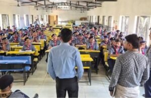 स्काऊट-गाईड प्रशिक्षण शिबिराद्वारे शिक्षकांना देशसेवेचे धडे