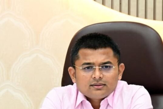 जिल्ह्यात मुबलक इंधनसाठा उपलब्ध अफवांवर विश्वास ठेऊ नये