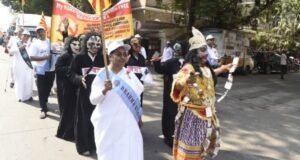 सामाजिक न्याय व विशेष साहाय्य विभागाच्या वतीने आज गेट ऑफ इंडिया ते यशवंतराव चव्हाण सेंटरपर्यंत व्यसनमुक्ती दिंडी काढण्यात आली.