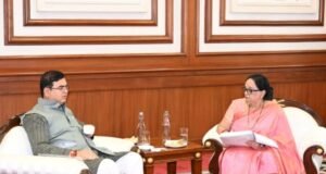 आखाती देशातील युद्धसदृश परिस्थितीमुळे मागील काही दिवस प्रभावित झालेली विमान सेवा व विमान उड्डाणे सुरू झाली आहेत.