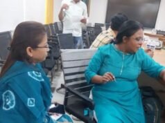 आंतरराष्ट्रीय महिला दिनाच्या पार्श्वभूमीवर जिल्हाधिकारी कार्यालय नंदुरबार येथे महिलांच्या आरोग्याबाबत जागरूकता वाढविण्यासाठी महिला आरोग्य तपासणी शिबिराचे आयोजन करण्यात आले.