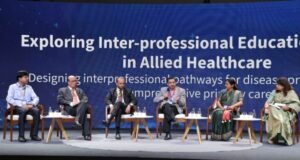 आंतरव्यावसायिक शिक्षण, तंत्रज्ञान, डिजिटल साधने आणि टीमवर्कच्या एकत्रित वापरातूनच रुग्णकेंद्री आरोग्यव्यवस्था उभी राहू शकते