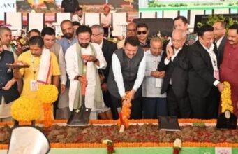 भद्रावती एमआयडीसी परिसरात न्यू एरा क्लिनटेक प्रा. लि. आणि ग्रेटा एनर्जी प्रा. लि. च्या एकात्मिक हरीत पोलाद प्रकल्पाचे भूमिपूजन मुख्यमंत्री देवेंद्र फडणवीस यांच्या हस्ते झाले.