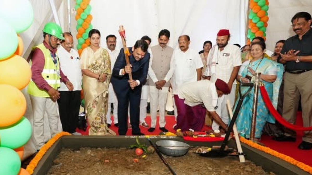 The foundation stone laying ceremony of the hospital building of the Municipal Corporation General Hospital redevelopment phase two was held by Chief Minister Devendra Fadnavis.