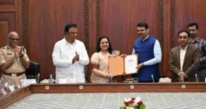 राज्यातील १० हजारपेक्षा जास्त मंजूर पदसंख्या असलेल्या शासकीय आस्थापनांच्या वर्गवारीतील व्यवसाय शिक्षण व प्रशिक्षण संचालनालय या आस्थापनेने प्रथम स्थान प्राप्त केले