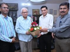 विदर्भ साहित्य संघाचे नवनिर्वाचित अध्यक्ष डॉ. गिरीष गांधी यांचे विभागीय माहिती संचालक कार्यालयाकडून अभिनंदन