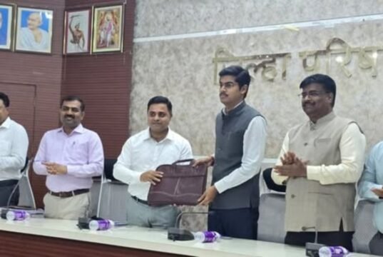 नंदुरबार जिल्हा परिषदेचे ३६ कोटी ९९ लाखांचे ‘शिलकी’ अंदाजपत्रक सादर; विकासावर मुख्य भर!