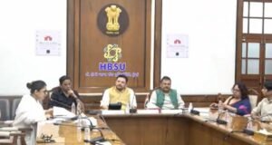 मॅक्ससिटी लिटरेचर फेस्टिव्हलचा दुसरा दिवस विविध विषयांवरील सखोल चर्चासत्रे आणि उत्स्फूर्त प्रतिसादामुळे यशस्वीरीत्या संपन्न झाला.