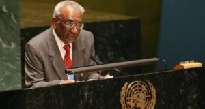 शिक्षण, राजकारण, समाजकारण यांना जोडणारा मार्गदर्शक दुवा निखळला – मुख्यमंत्री देवेंद्र फडणवीस