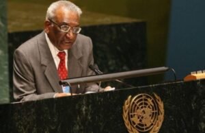 शिक्षण, राजकारण, समाजकारण यांना जोडणारा मार्गदर्शक दुवा निखळला – मुख्यमंत्री देवेंद्र फडणवीस