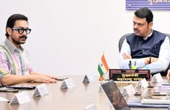 मुख्यमंत्री देवेंद्र फडणवीस यांच्या प्रमुख उपस्थितीत पाणी फाउंडेशनच्या जलसंधारण कामाबाबतचे सादरीकरण करण्यात आले.