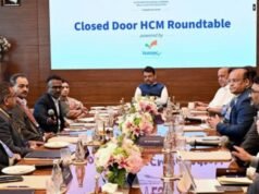 महाराष्ट्रात उद्योग सुलभतेसाठी परवानगी प्रक्रियेत मोठे बदल करण्यात आले असून ३३ परवानग्यांपैकी २० परवानग्या स्व-प्रमाणनावर (Self Certification) आणण्यात आल्या