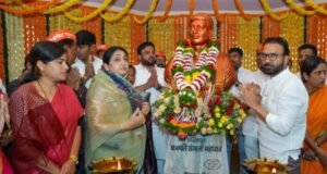 स्वराज्यरक्षक धर्मवीर छत्रपती संभाजी महाराज यांच्या पुण्यतिथीनिमित्त उपमुख्यमंत्र्यांचे अभिवादन