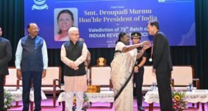 ‘विनम्रता, संयम आणि संवेदनशीलता हे आदर्श कार्यपद्धतीचे अविभाज्य घटक आहेत.