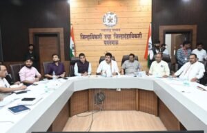 पाणी टंचाईवर मात करण्यासाठी प्रशासनाने सज्ज राहावे ; पाणी टंचाई निवारणार्थ उपाययोजनांचा पालकमंत्र्यांकडून आढावा