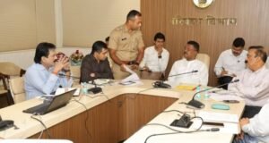 परिवहन मंत्री सरनाईक यांच्या अध्यक्षतेखाली राज्यातील सर्व परिवहन अधिकाऱ्यांची बैठक वांद्रे येथे पार पडली
