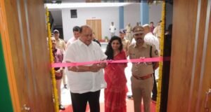पोलीस दलासाठी एकलव्य क्रीडा संकुलाचा नवा अध्याय पालकमंत्री हसन मुश्रीफ यांच्या हस्ते बॅडमिंटन कोर्टाचे नामकरण व उद्घाटन