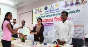 आष्टी येथे महाराजस्व समाधान शिबीरास प्रतिसाद आतापर्यंत २ हजार २९७ प्रमाणपत्रांचे वितरण