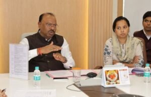 ठाणे, पालघर आणि रायगड जिल्ह्यातील गौण खनिज खाणी आणि क्रशरबाबतचा मंत्री चंद्रशेखर बावनकुळे यांनी आढावा घेतला.