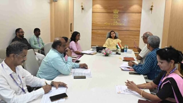 Efforts to find positive solutions by discussing in-depth the pending demands and problems of Anganwadi workers and helpers