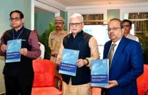 देशात दरवर्षी ३४ लाख टन प्लास्टिक कचरा तयार होत आहे. यापैकी ४० टक्के प्लास्टिक अंतिमतः नदी, नाले व भूगर्भात जात आहे.
