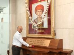 महात्मा ज्योतिराव फुले यांना मंत्रालयात आदरांजली