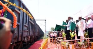 महानिर्मितीच्या छत्तीसगड राज्यातील गारे पालमा सेक्टर -2 कोळसा खाणीतून कोराडी औष्णिक विद्युत केंद्रात येणाऱ्या पहिल्या कोळसा रेल्वेरॅकचे आगमन झाले.