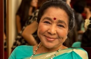 आशाताई, तुमच्या जाण्याने गाण्याचं, चैतन्याचं, शैलीदार माणुसकीचं, चविष्ट पाककलेचे अभूतपूर्व साम्राज्य लोप पावलं.