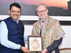 मुख्यमंत्री देवेंद्र फडणवीस यांची डेन्मार्क चे राजदूत रास्मुस अबिलगार्ड क्रिस्टेन्सेन यांनी वर्षा शासकीय निवासस्थानी सदिच्छा भेट घेतली.