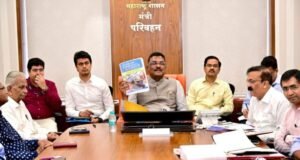 व्यावसायिक वाहनचालकांना मराठी भाषा शिकवण्यासाठी साहित्यिकांचा पुढाकार- मंत्री प्रताप सरनाईक