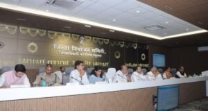 जिल्हा नियोजन आढावा बैठकीत गुणवत्तापूर्ण कामांवर भर
