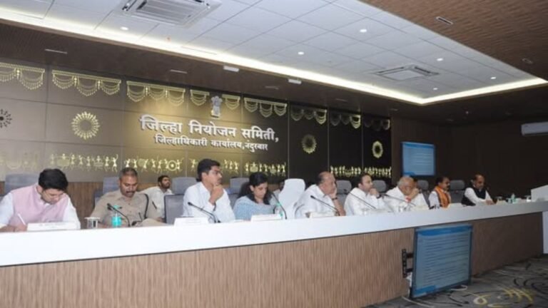 जिल्हा नियोजन आढावा बैठकीत गुणवत्तापूर्ण कामांवर भर