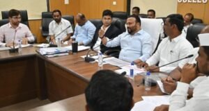 संत शिरोमणी श्री सावता महाराज मंदिराचे डिझाईन आठ दिवसात अंतिम करावे – पालकमंत्री जयकुमार गोरे