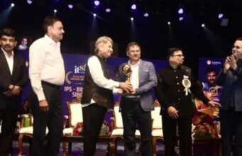 सामाजिक, सांस्कृतिक, कला आणि क्रीडा क्षेत्रातील उल्लेखनीय योगदानाबद्दल दिला जाणारा ‘पद्मश्री महेंद्र कपूर पुरस्कार’ तसेच विविध मानाचे पुरस्कार येथे प्रदान करण्यात आले.