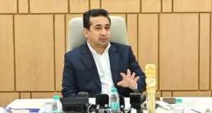 मत्स्यव्यवसाय व बंदरे मंत्री नितेश राणे यांनी पालघर जिल्ह्यातील नांदगांव (वाढवण परिसर) आणि दिघी येथे शिपयार्ड विकसित करण्याबाबत बैठक घेतली.