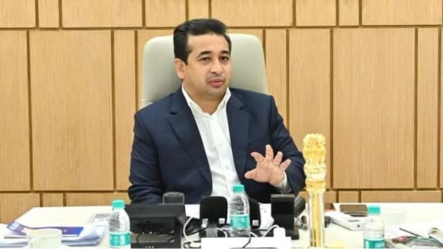 Fisheries and Ports Minister Nitesh Rane held a meeting regarding the development of shipyards at Nandgaon (Wadwan area) and Dighi in Palghar district.