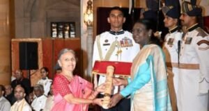 देशातील महत्वाचे नागरी सन्मान असलेल्या ‘पद्म पुरस्कारांचे’ वितरण राष्ट्रपती द्रौपदी मुर्मू यांच्या हस्ते आज सन्मानपूर्वक करण्यात आले.