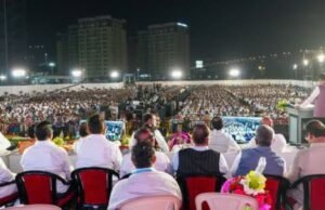 सामान्य माणसाने असामान्य कसं व्हायचं, याचा वस्तुपाठ म्हणजे लोकनेते रामशेठ ठाकूर यांचा जीवनप्रवास आहे