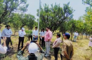 जिल्हाधिकाऱ्यांकडून संत्रा बागेतील आधुनिक एआय तंत्रज्ञानाची पाहणी