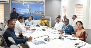 निधीचा प्रभावी वापर करून विकासकामे गुणवत्तापूर्वक आणि वेळेत पूर्ण करा – पालकमंत्री नितेश राणे