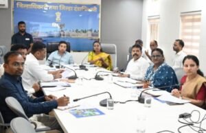 निधीचा प्रभावी वापर करून विकासकामे गुणवत्तापूर्वक आणि वेळेत पूर्ण करा – पालकमंत्री नितेश राणे