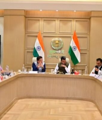 मुंबई महानगर प्रदेशात विविध पायाभूत सुविधा निर्मितीचे प्रकल्प सुरू आहेत.