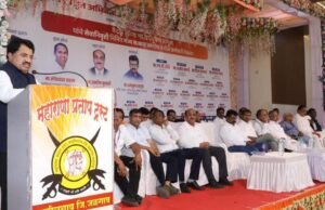 महसूलवाढीसह ग्राहकांना सर्वोत्कृष्ट सेवा देण्यास प्राधान्य द्या