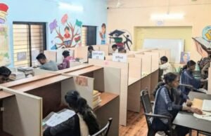 ग्रामीण भागातील विद्यार्थ्यांना डिजिटल शिक्षणाच्या मुख्य प्रवाहाशी जोडत स्पर्धा परीक्षा तयारीला नवी दिशा देणारा उपक्रम.