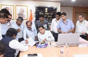केंद्रीय मंत्री नितीन गडकरी यांच्याकडून महाराष्ट्रातील प्रस्तावित हाय-स्पीड राष्ट्रीय महामार्ग प्रकल्पांचा आढावा