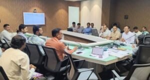 भूसंपादन प्रकरणांचा आढावा; प्रलंबित प्रस्ताव तात्काळ निकाली काढण्याचे निर्देश